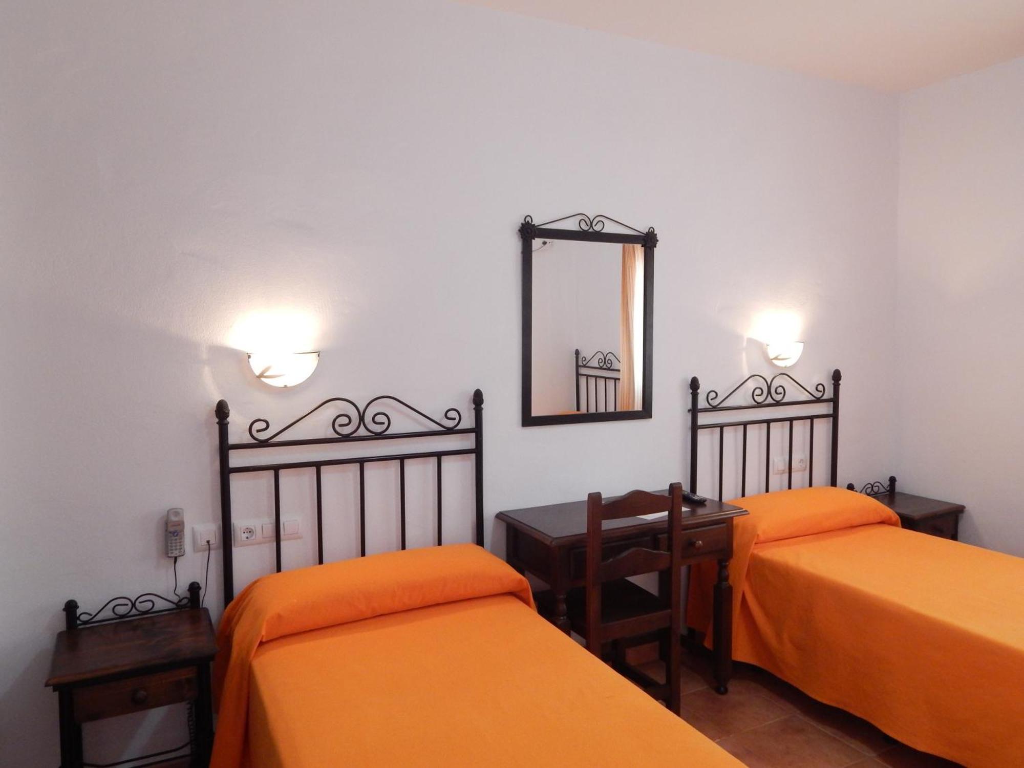 Hotel Cortijo Los Gallos 치클라나 데 라 프론테라 객실 사진