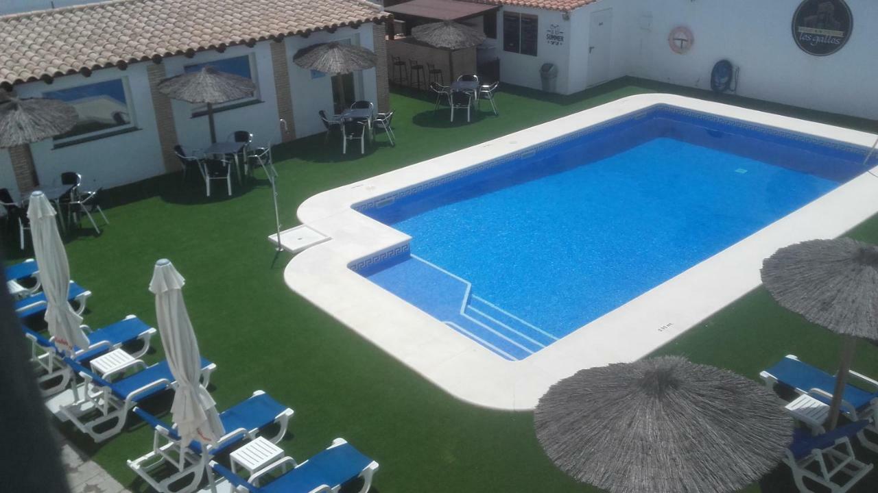 Hotel Cortijo Los Gallos 치클라나 데 라 프론테라 외부 사진